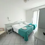 Hotel Ginevra E Cattolica